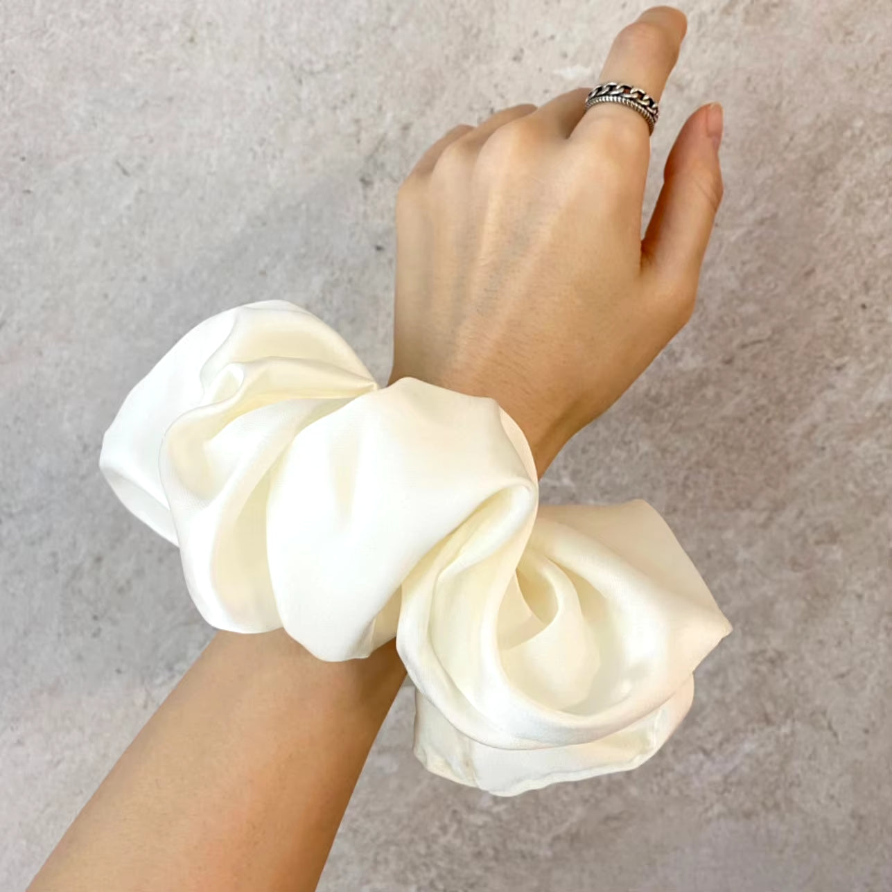 Fashion Oversized Silk Scrunchies for Women Korean Chiffon Elastic Hair Ties Ponytail Holder Headwear Chouchou Cheveux Femme